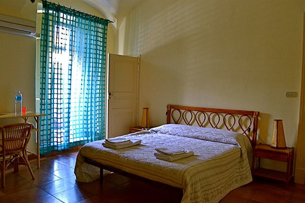 Ivana B&B Катания Экстерьер фото