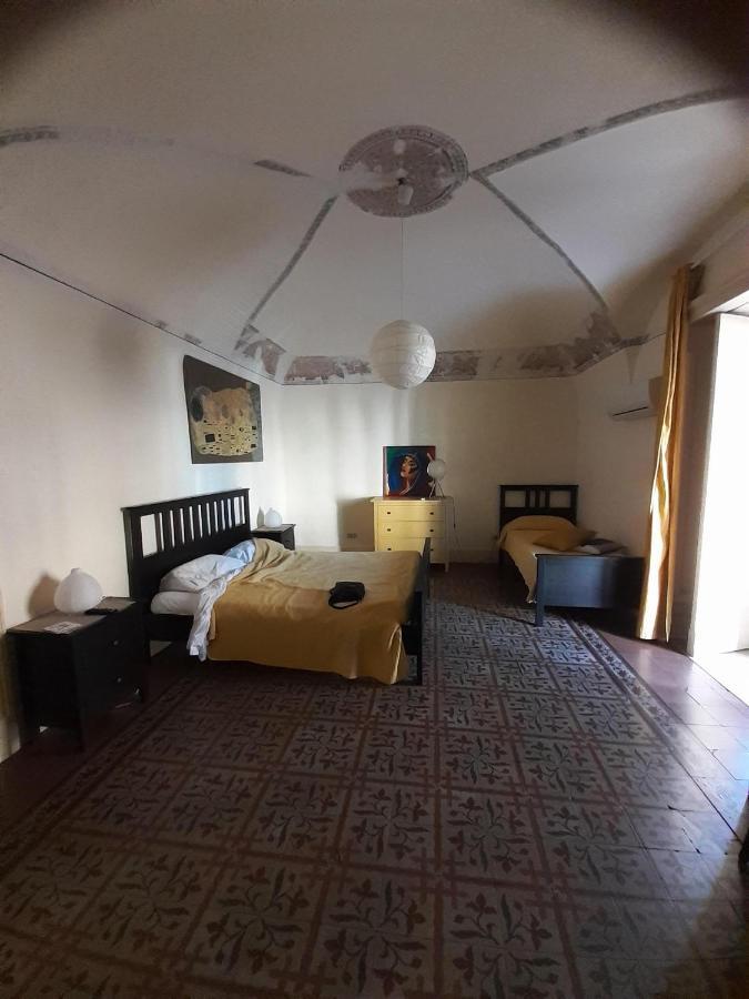 Ivana B&B Катания Экстерьер фото
